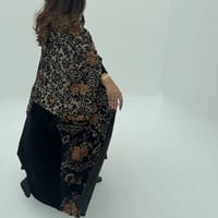 Velvet Abaya w Velvet Tarha A4 thumb 9