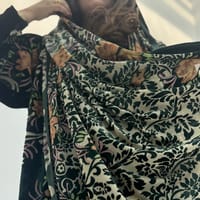 Velvet Abaya w Velvet Tarha A25 thumb 3