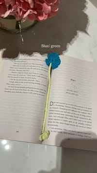 Flower book mark thumb 3