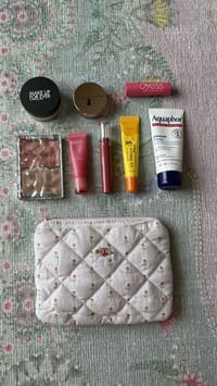 Rose blush touch up pouch🌸 thumb 3