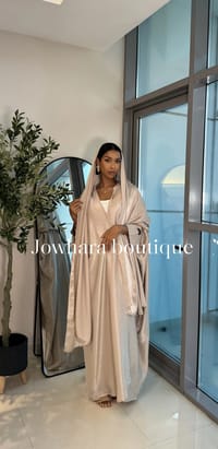 Hind Abaya thumb 5