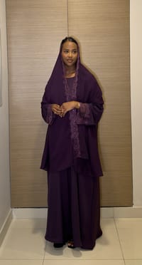 Asmahan lace abaya 03 Closed thumb 2
