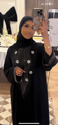 Susan  black abaya thumb 1