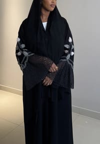 Maitha abaya thumb 2