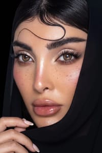 عدسات لاصقة هازلنت thumb 2
