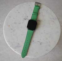 Apple Watch - leather olive green thumb 3