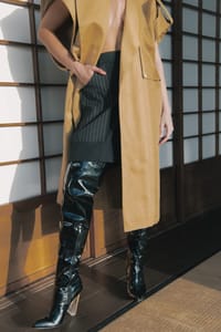 Camel Layered-Lapel Coat And Black Shorts Set thumb 11