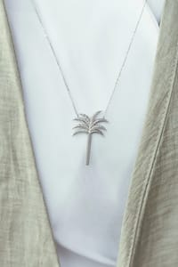 The Palm Tree Long Necklace in Diamonds thumb 2