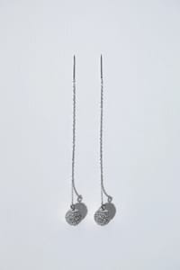 DROPS Adjustable Chain Earrings in Diamonds thumb 1