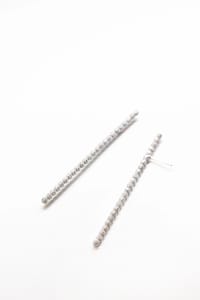 DROPS Long Earrings in Diamonds thumb 1