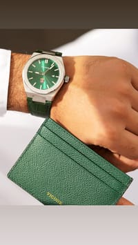 Green Card Holder thumb 4