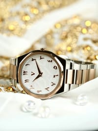 ساعه المستقبل /Rose Gold future watch thumb 2