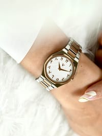 ساعه المستقبل /Rose Gold future watch thumb 6