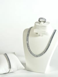 Diamond Silver set/طقم أحجار الكريستال thumb 1