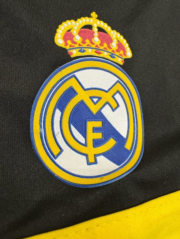 IKER CASILLAS SIGNED 2004/05 REAL MADRID JERSEY (BECKETT)