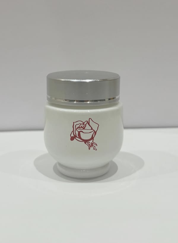 Beeswax Perfume with Saffron and Arabic Scents