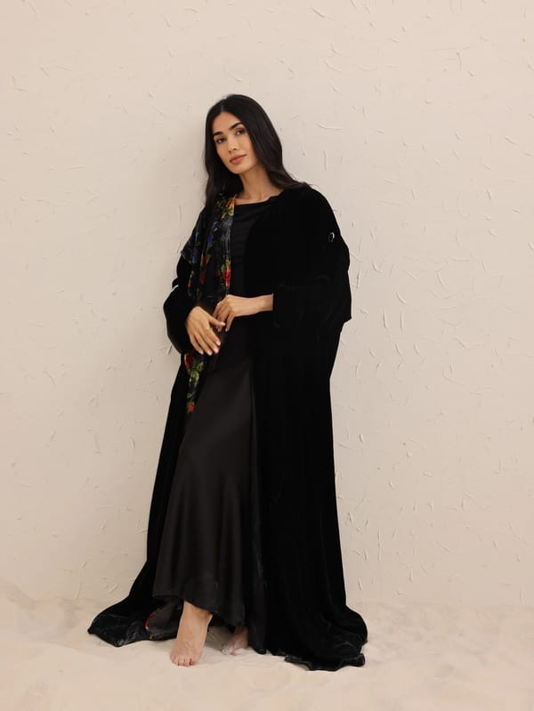 Velvet Abaya w Velvet Tarha V25