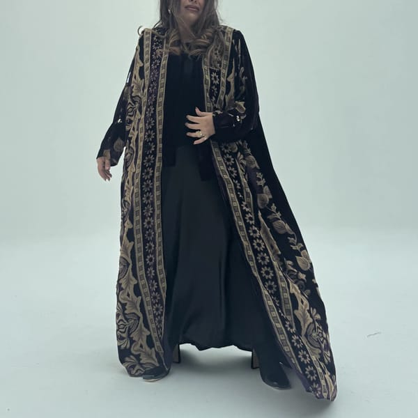 Velvet Abaya w Velvet Tarha A12