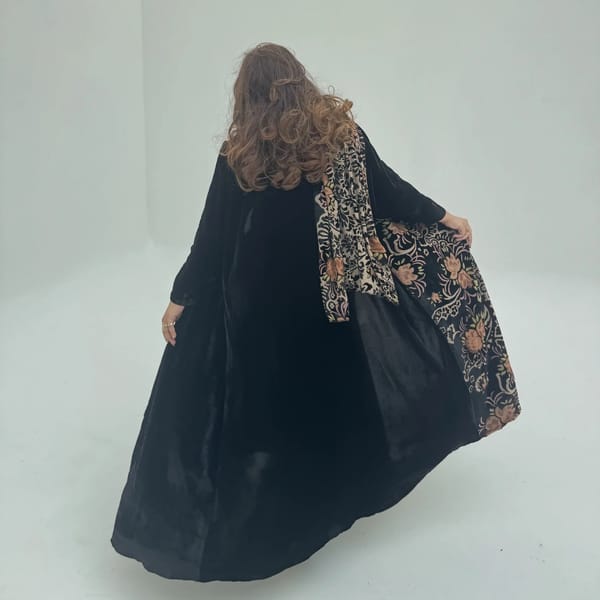 Velvet Abaya w Velvet Tarha A4