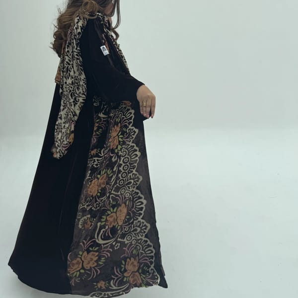 Velvet Abaya w Velvet Tarha A7