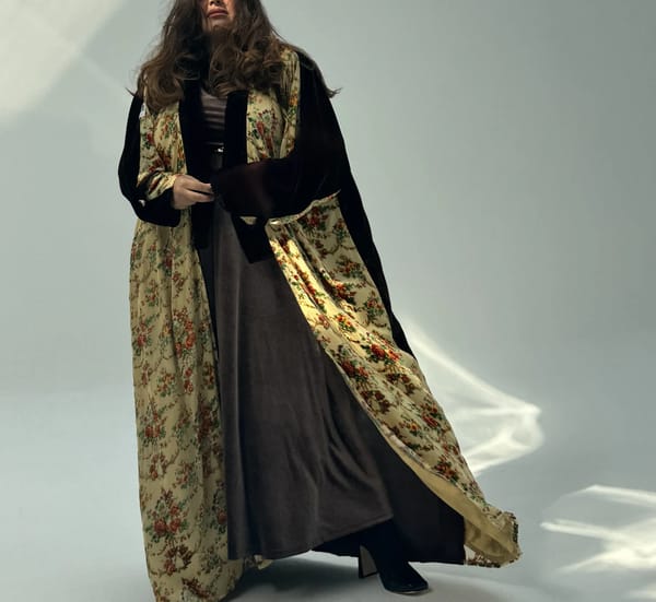 Velvet Abaya w Velvet Tarha M10