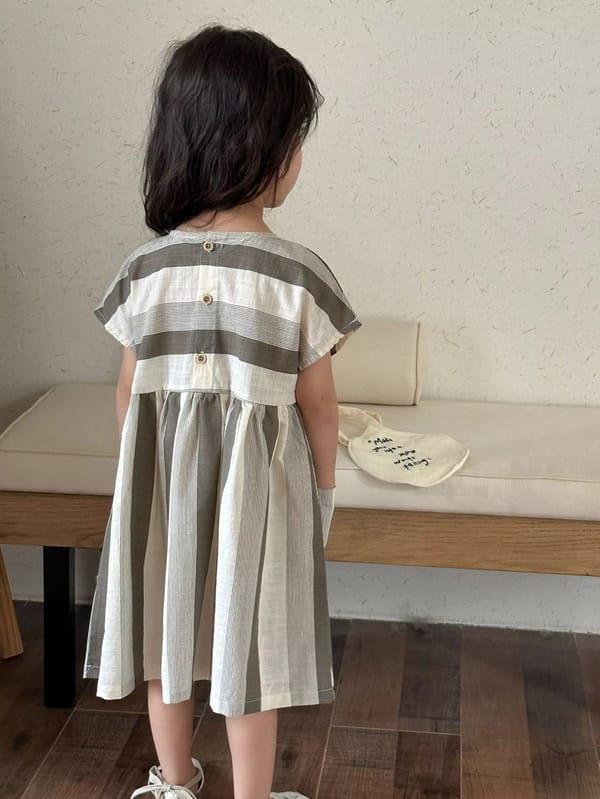 sandy dress