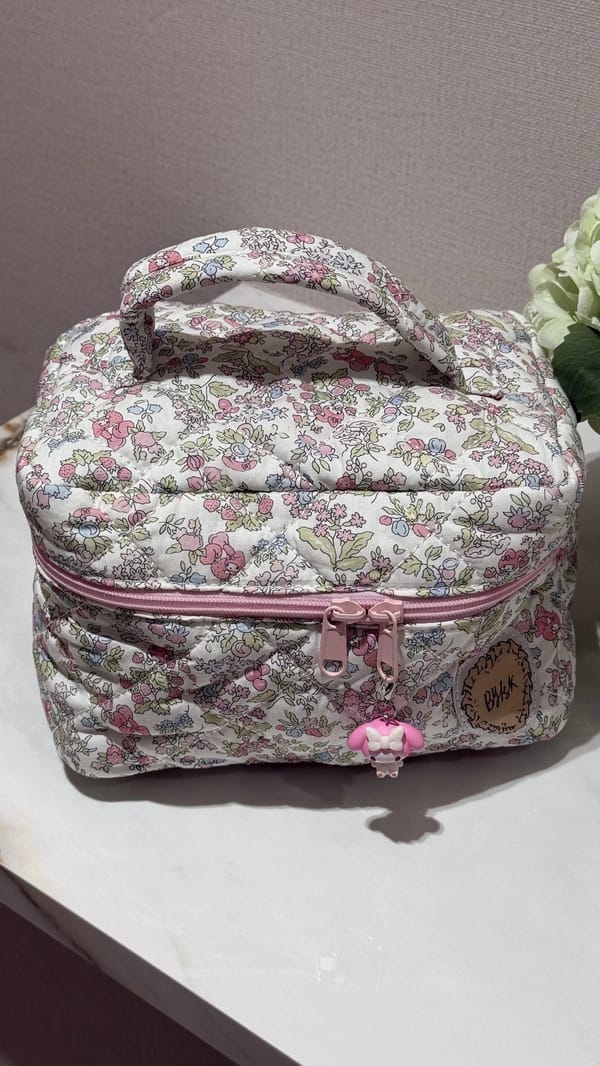 Granny’s strawberry garden pouch 🌸💌