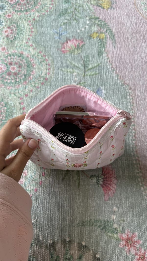 Rose blush touch up pouch🌸
