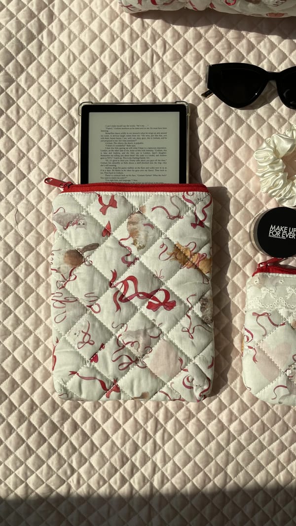 Purrfectly tied kindle sleeve 🐈‍⬛