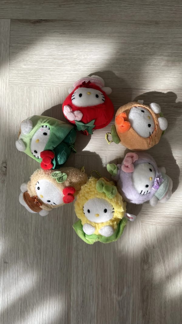 Veggie helloKitty charm🍅