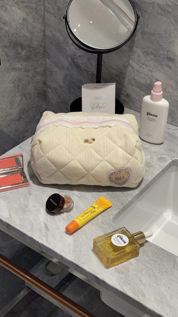 Daisy makeup pouch 🌼