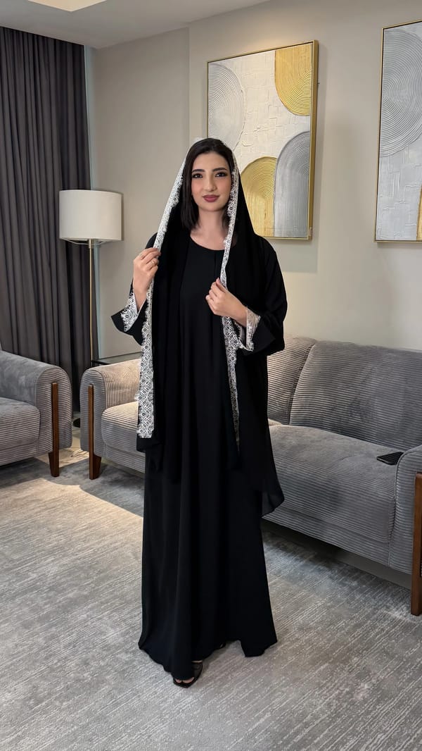 Abhar closed abaya Black | closed