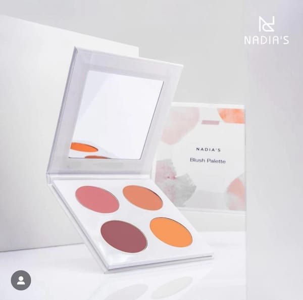 Face/eye brush & blushers pallet              Site + gift