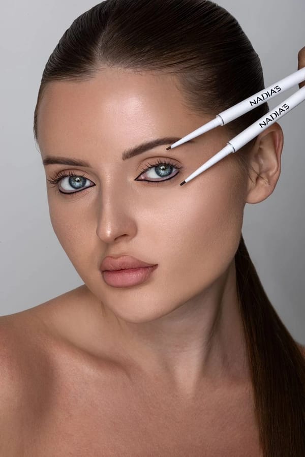 Black eyebrow & Brow eyebrow eye pencil & Mocha lipgloss                       Site + gift