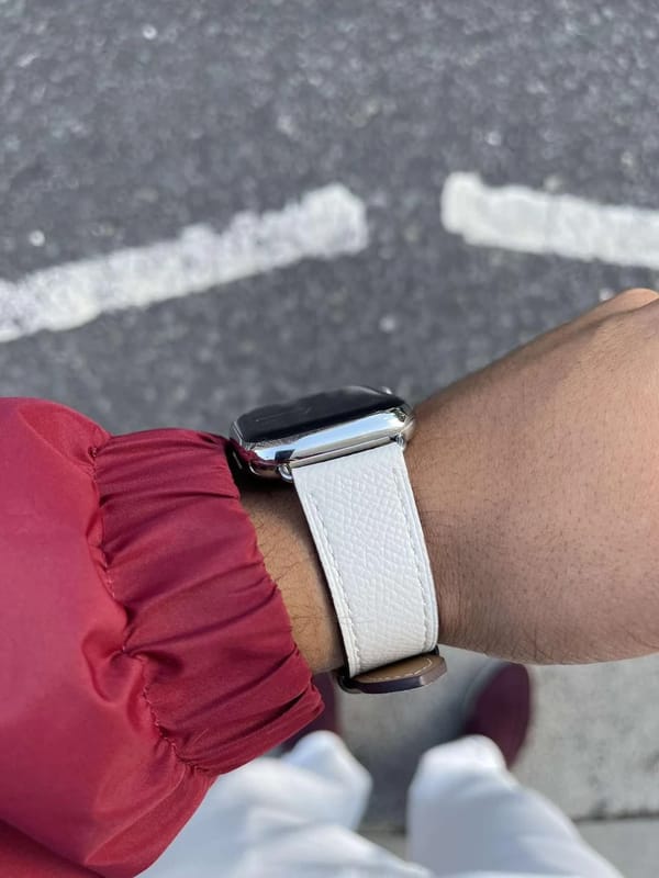 Apple Watch - leather white