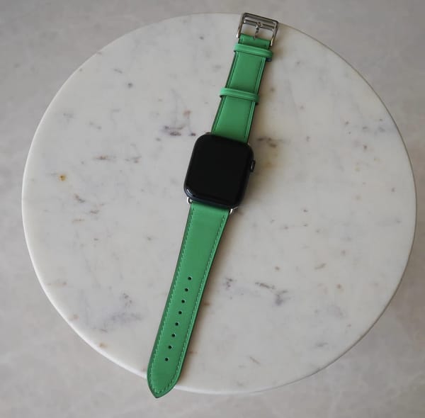 Apple Watch - leather olive green