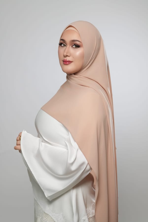 Messy Chiffon-Almond