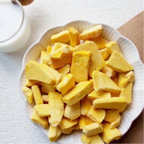 Freeze dried mango cubes 30g
