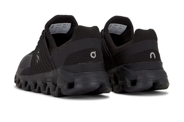 ON CLOUDSWIFT “ALL BLACK”