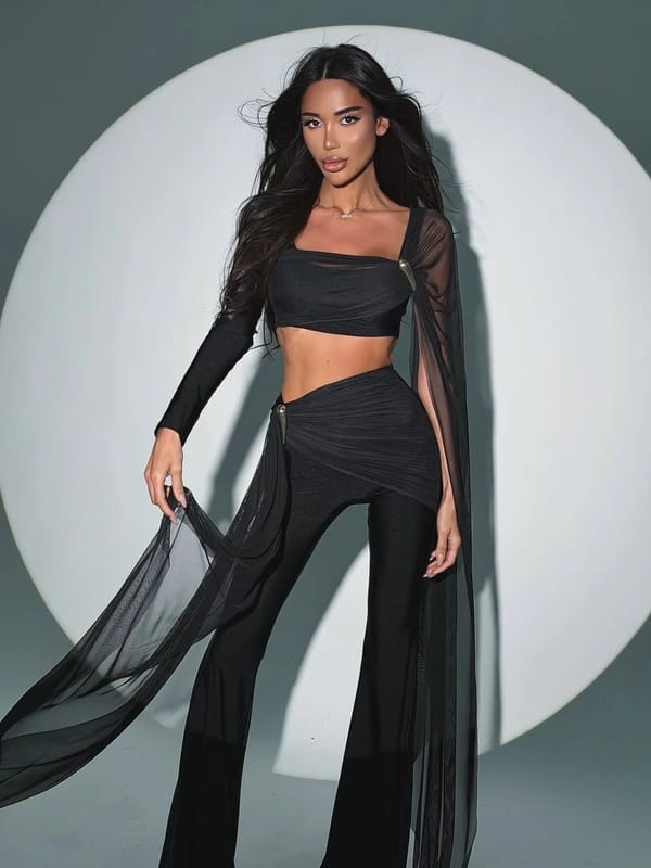 Top with a Pin Black