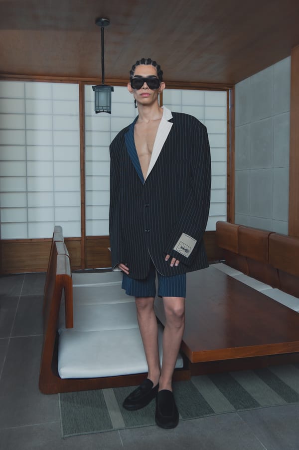 reversible-contrastlapel-pinstripe-blazer