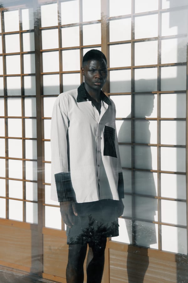 ivory-and-black-contrast-pocket-set