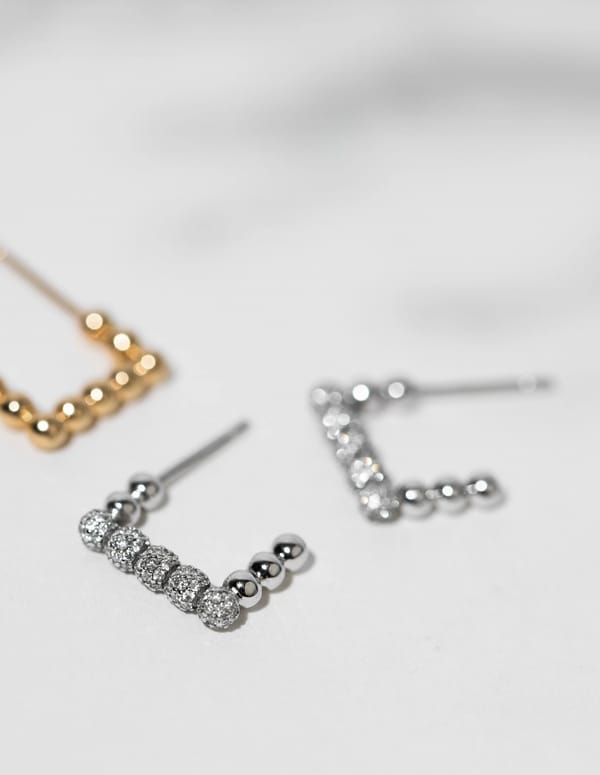 DROPS Petite Earrings in Diamonds