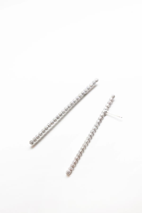 DROPS Long Earrings in Diamonds