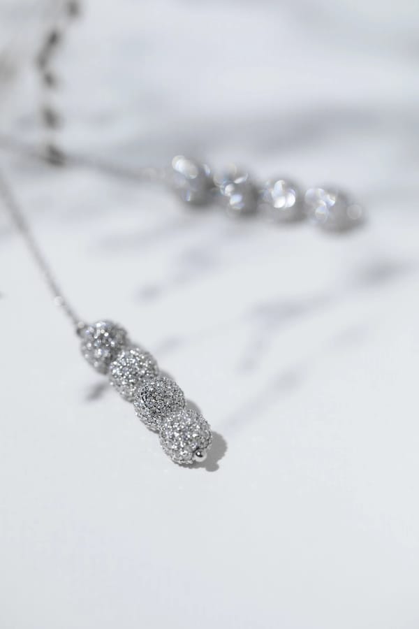 DROPS Wrap Necklace in Diamonds