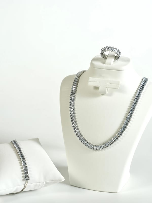 Diamond Silver set/طقم أحجار الكريستال