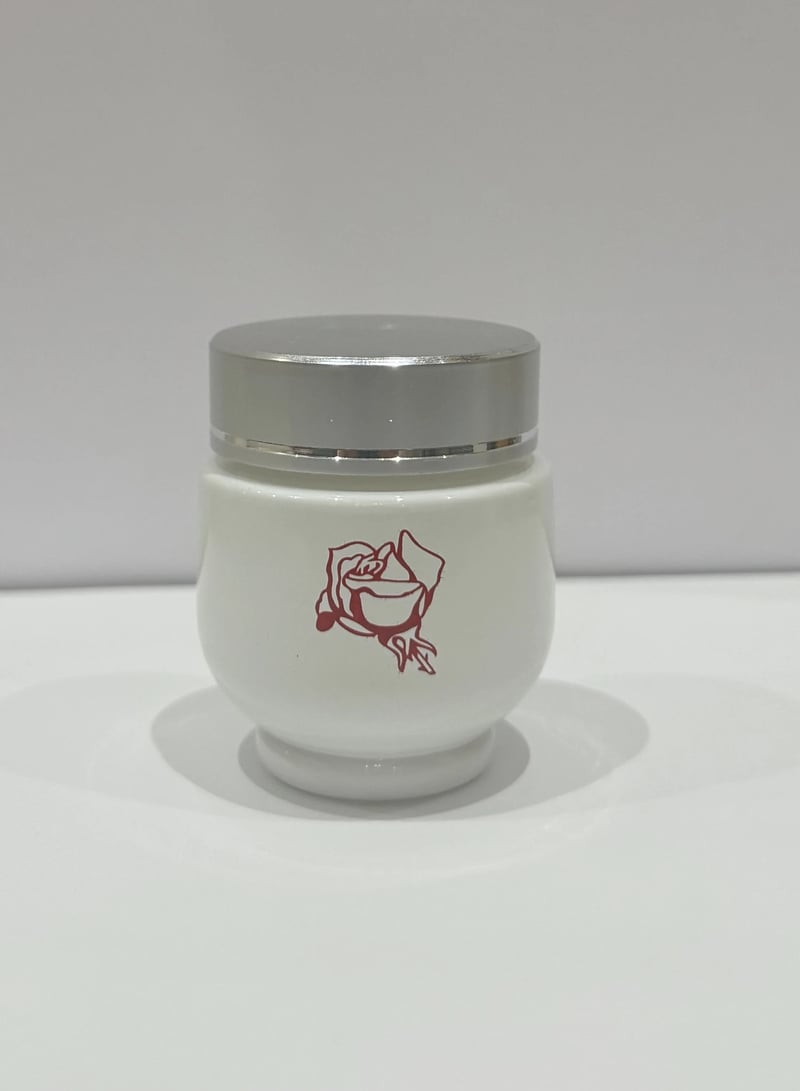 Beeswax Perfume with Saffron and Arabic Scents